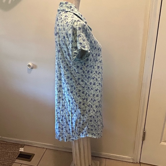 White Orchid Dream Knit SleepShirt Nightgown med #1 2pc shorts EUC - Picture 3 of 5